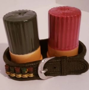 Cowboy Shotgun Shells Salt & Pepper Shaker Set Belt Holder Tray Country Western